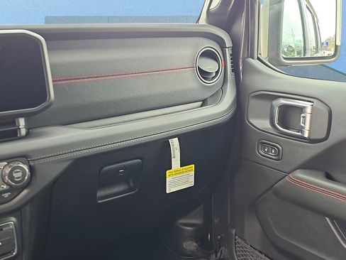 New 2026 Jeep Wrangler Unlimited Rubicon w/ Safety Group image 20