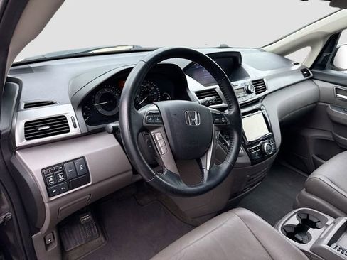 Used 2016 Honda Odyssey Touring Elite image 10