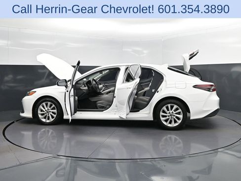 Used 2022 Toyota Camry LE FWD image 47