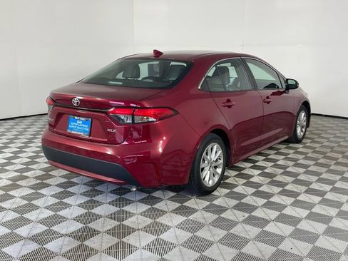 Used 2022 Toyota Corolla XLE FWD image 17