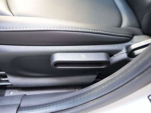 Used 2019 MINI Cooper 4-Door Hardtop FWD image 17