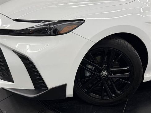 Used 2026 Toyota Camry SE FWD image 5