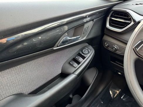 Certified 2025 Chevrolet TrailBlazer LT image 33