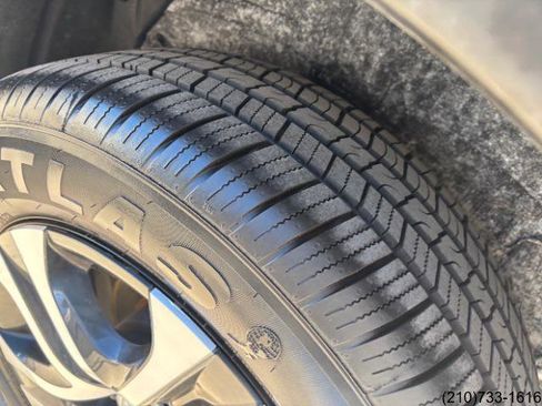 Used 2017 Toyota RAV4 LE image 31