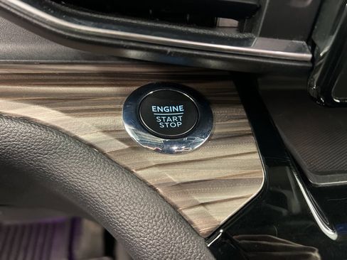 Used 2022 Ford Explorer Limited w/ Equipment Group 301A image 17