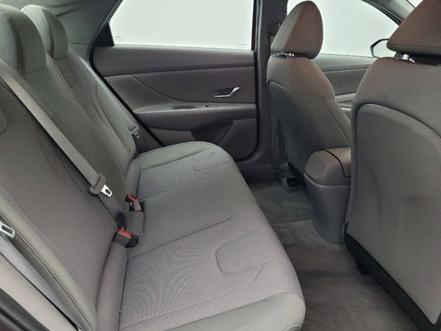 Used 2023 Hyundai Elantra SE w/ Cargo Package image 19