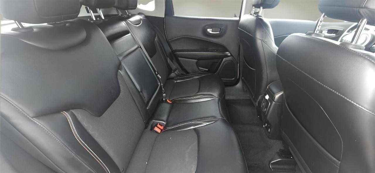 Used 2018 Jeep Compass Latitude w/ Popular Equipment Group AWD/4WD image 27