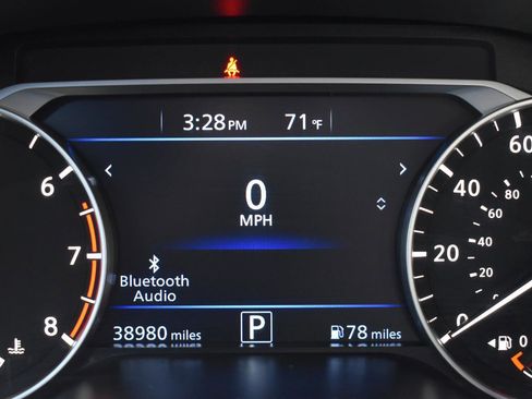 Used 2024 Nissan Altima 2.5 SV image 7