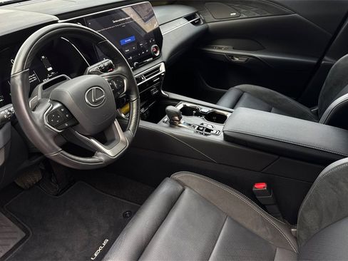 Used 2025 Lexus RX 450h AWD w/ Luxury Package image 10