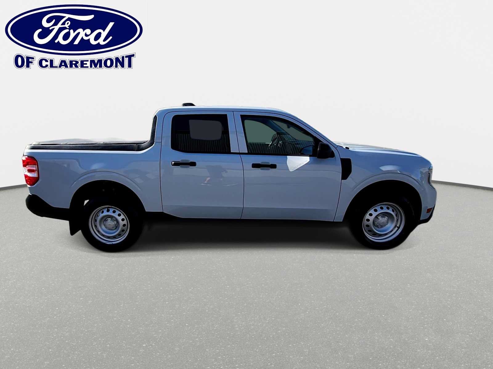 Used 2025 Ford Maverick XL w/ Equipment Group 102A AWD/4WD image 9