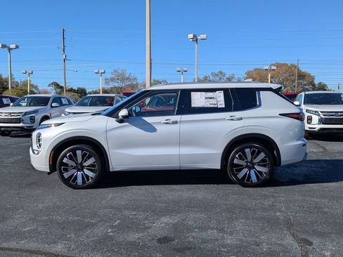 New 2026 Mitsubishi Outlander SEL FWD image 9