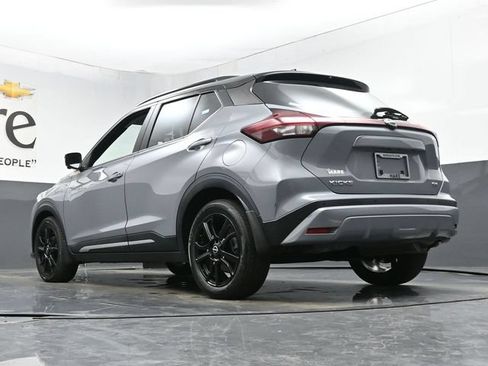 Used 2023 Nissan Kicks SR w/ SR Premium Package FWD image 5