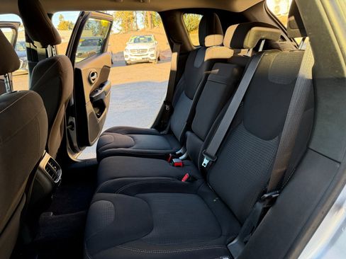 Used 2016 Jeep Cherokee Latitude image 10