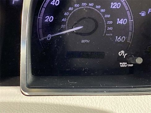 Used 2011 Toyota Avalon Limited image 17