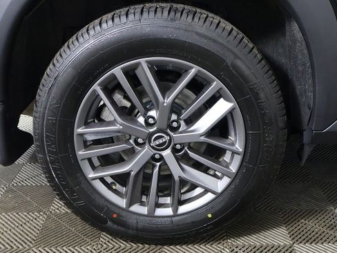 Used 2023 Nissan Rogue S AWD/4WD image 16
