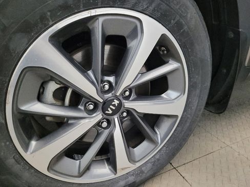 Used 2019 Kia Sorento EX image 31