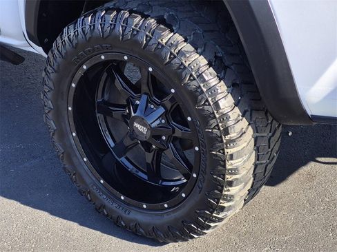 Used 2023 Toyota Tacoma TRD Off-Road w/ TRD Premium Off Road Package image 7