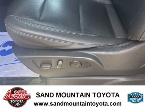 Used 2023 Chevrolet Tahoe Z71 w/ Luxury Package image 16