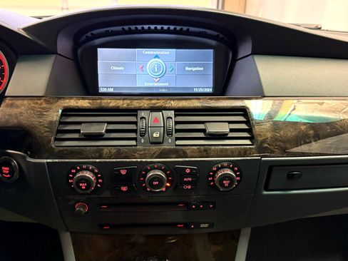 Used 2006 BMW 530xi Wagon image 15