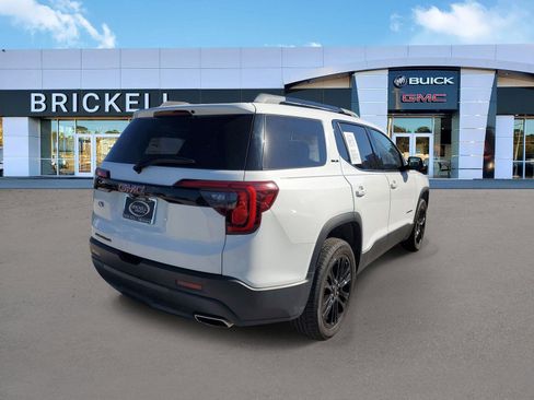 Certified 2022 GMC Acadia SLE w/ Driver Convenience Package image 3