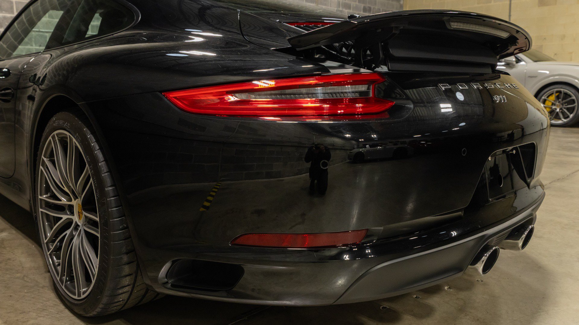 Used 2018 Porsche 911 Carrera RWD image 22