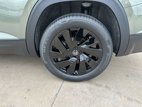 New 2026 Volkswagen Atlas SE FWD image 8