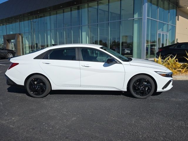 Used 2026 Hyundai Elantra Sport FWD image 18