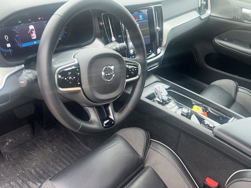 Used 2024 Volvo S60 B5 Plus w/ Climate Package image 9