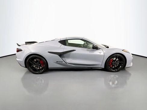 Used 2025 Chevrolet Corvette Z06 RWD image 9