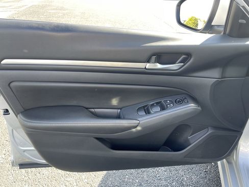 Used 2022 Nissan Altima 2.5 SV image 21