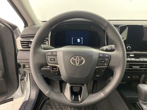 Used 2025 Toyota Camry LE image 14