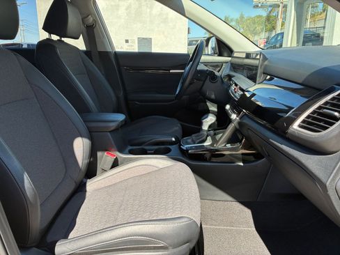 Used 2025 Kia Seltos S image 37