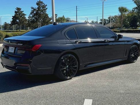 Used 2022 BMW 750i xDrive w/ Luxury Rear Seating Package image 10