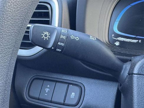 Certified 2023 Hyundai Venue SE image 21