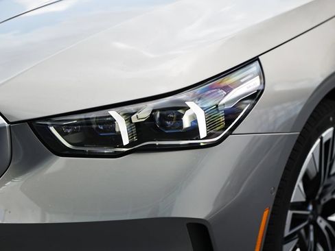 New 2027 BMW 530i w/ Premium Package RWD image 12