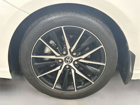 Used 2024 Toyota Camry SE w/ Convenience Package image 26