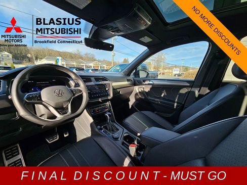 Used 2022 Volkswagen Tiguan SE R-Line image 13