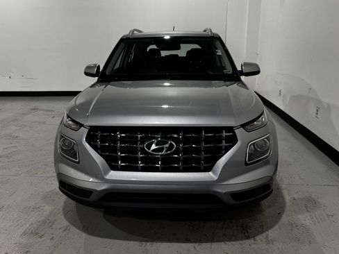 Used 2025 Hyundai Venue SEL FWD image 10