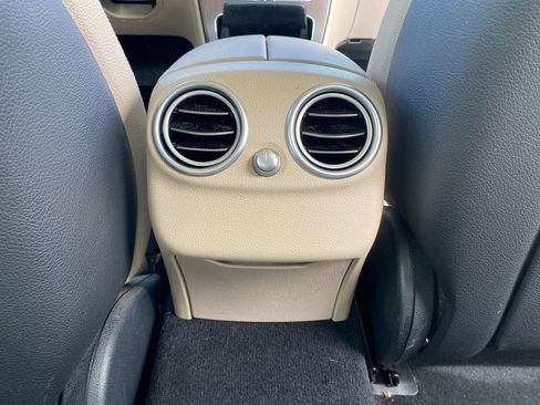 Used 2020 Mercedes-Benz C 300 4MATIC Sedan image 28