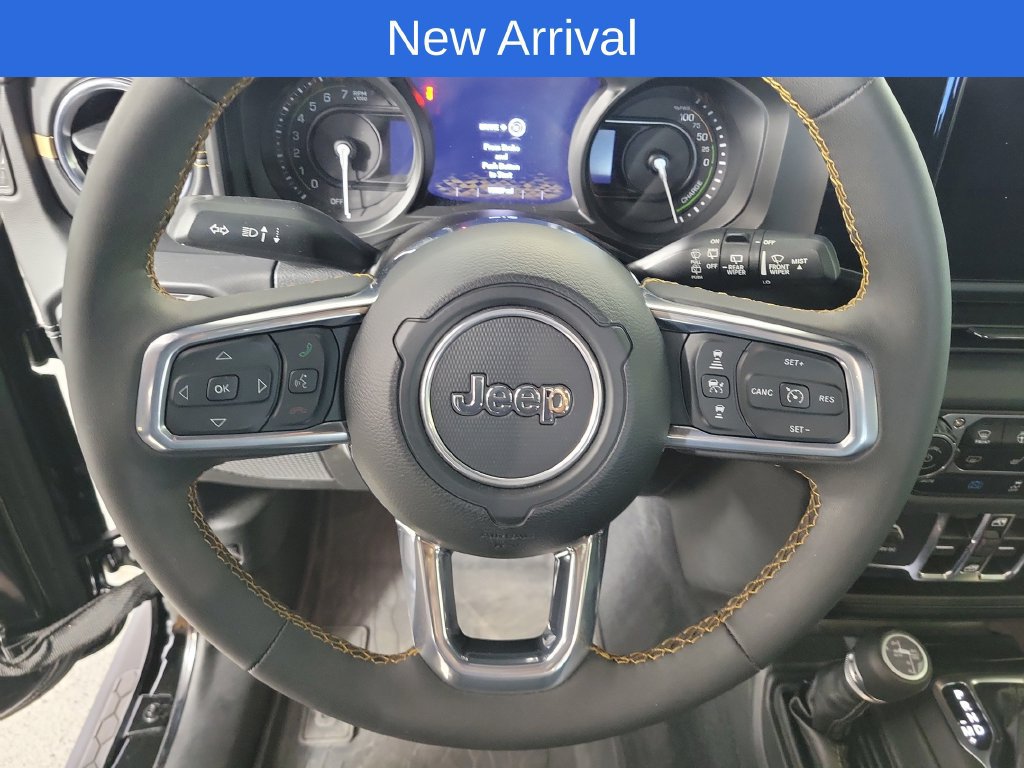 Used 2024 Jeep Wrangler Unlimited Sahara w/ Technology Group AWD/4WD image 15