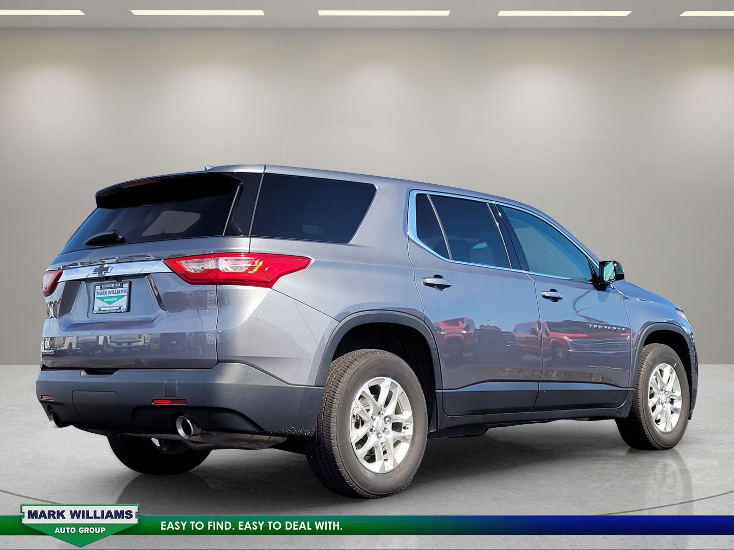 Used 2019 Chevrolet Traverse LS FWD image 4