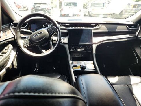Used 2021 Jeep Grand Cherokee L Limited AWD/4WD image 11