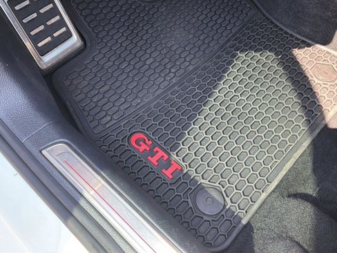 Used 2019 Volkswagen GTI Autobahn FWD image 29