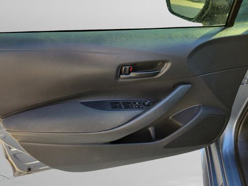 Used 2023 Toyota Corolla LE image 6
