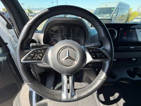 Used 2025 Mercedes-Benz Sprinter 2500 image 22