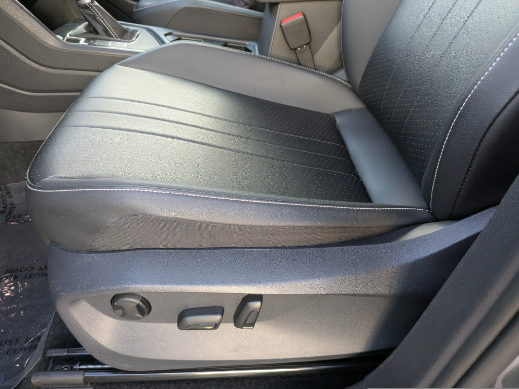 Certified 2023 Volkswagen Tiguan SE FWD image 21