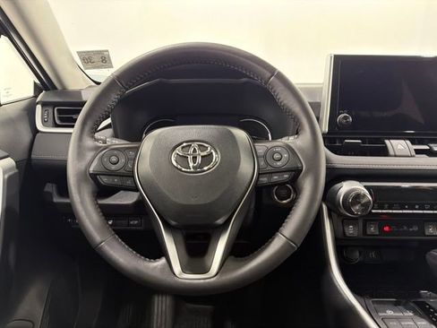 Used 2025 Toyota RAV4 XLE w/ Convenience Package AWD/4WD image 30