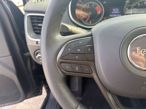 Used 2022 Jeep Cherokee Trailhawk w/ Premium Leather Package image 21