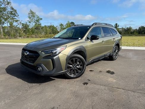 Used 2025 Subaru Outback Onyx Edition AWD/4WD image 2