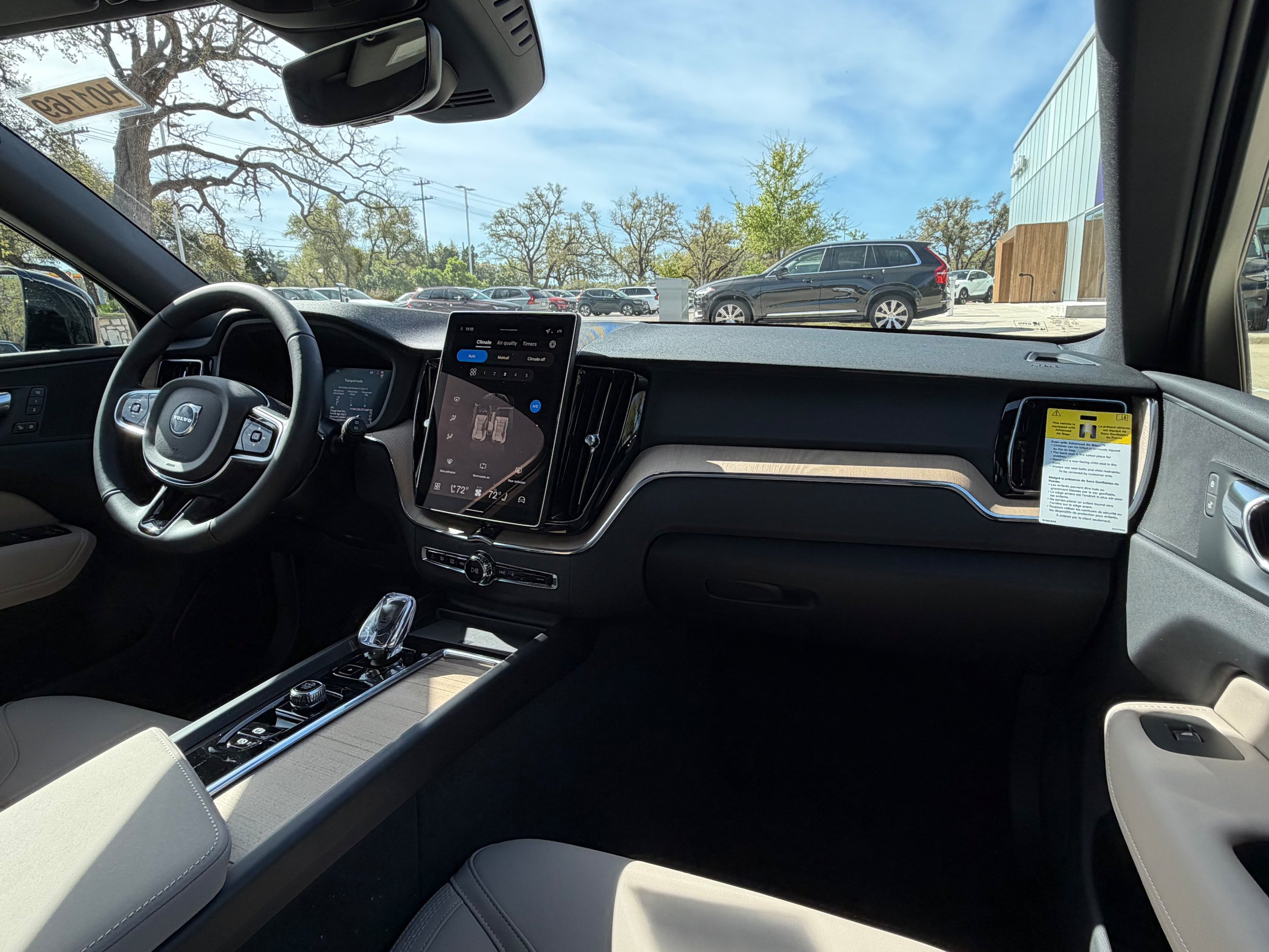 New 2026 Volvo XC60 B5 Plus w/ Protection Package Premier AWD/4WD image 10